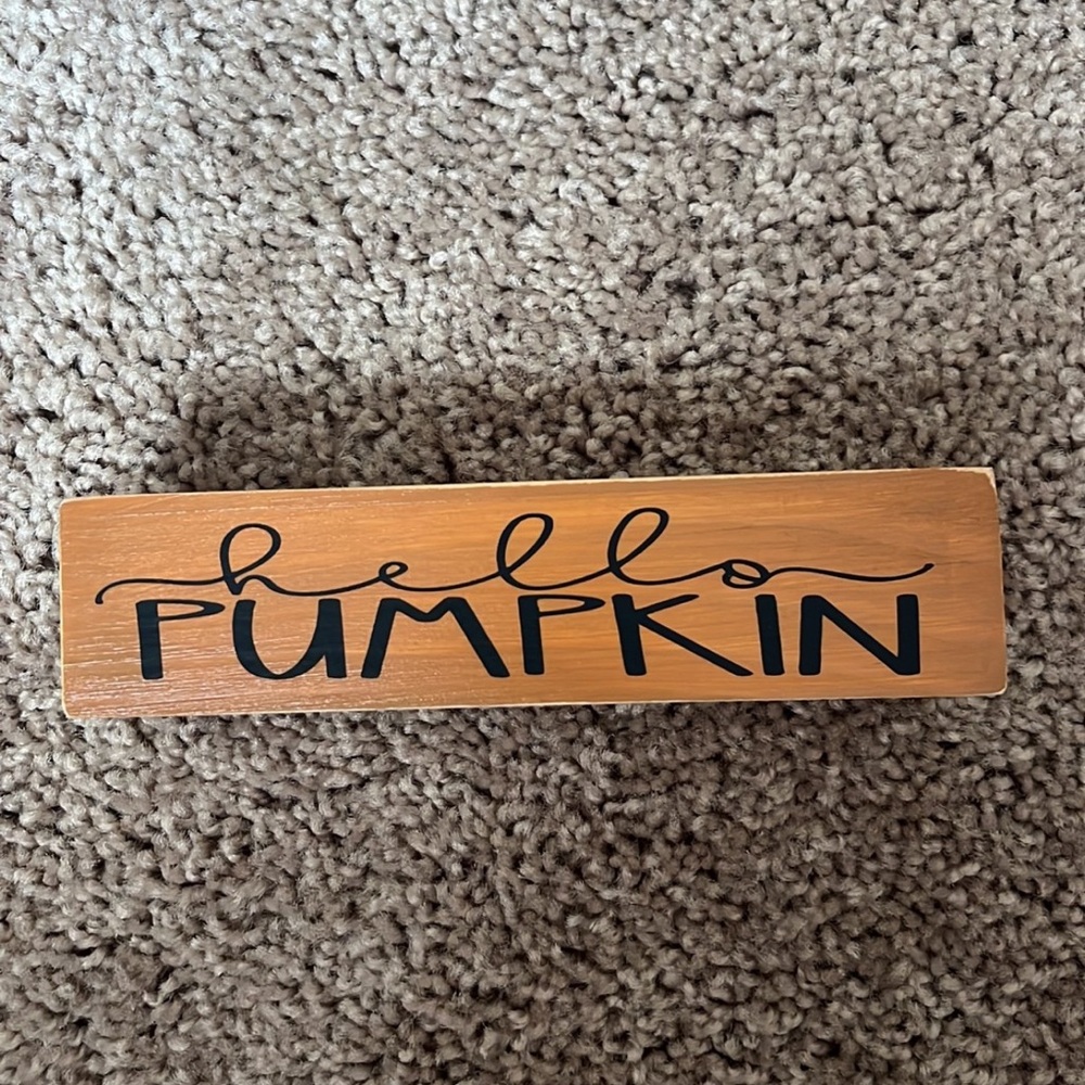 Hello Pumpkin Wooden Decor